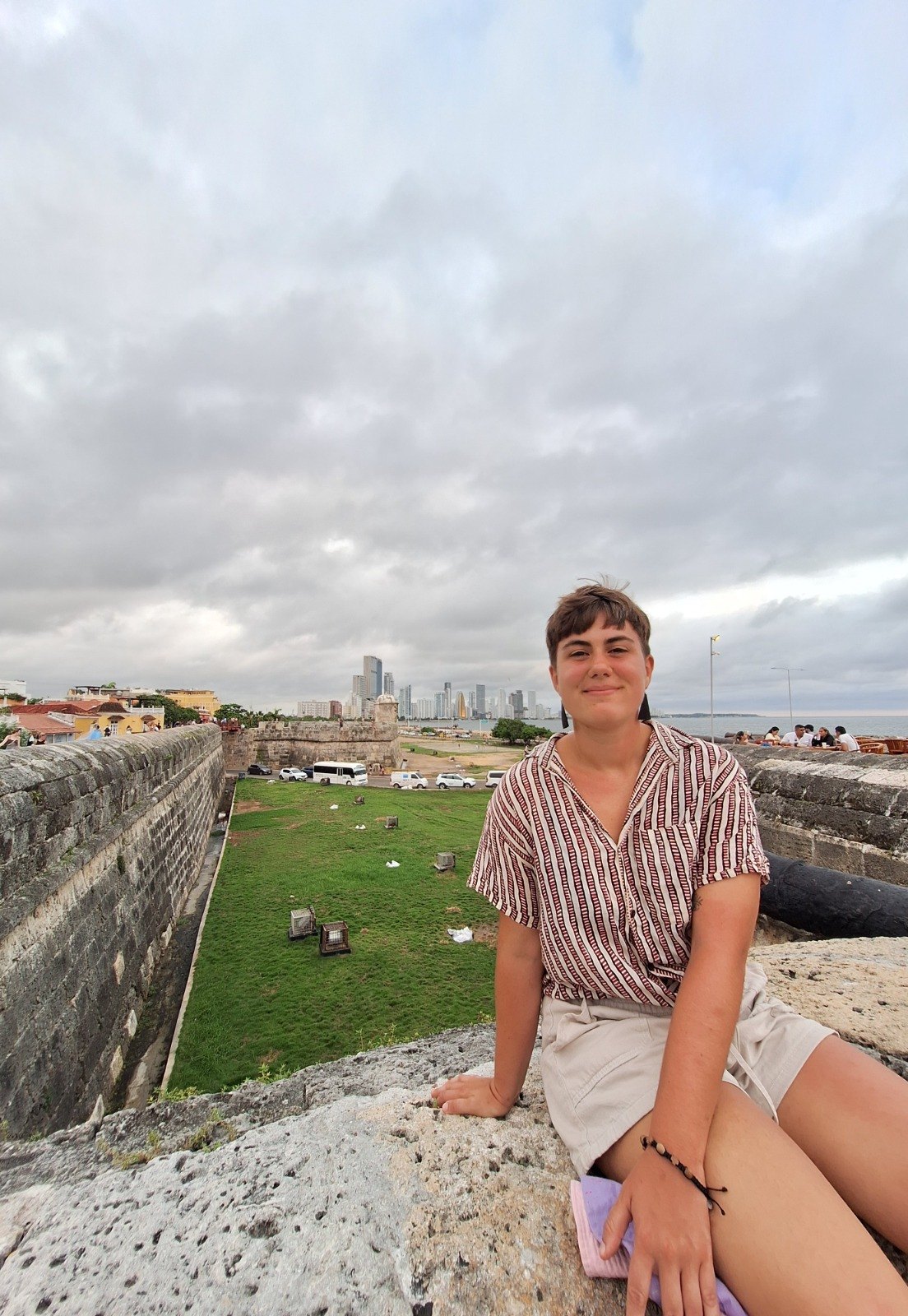 Isa en las murallas de Cartagena